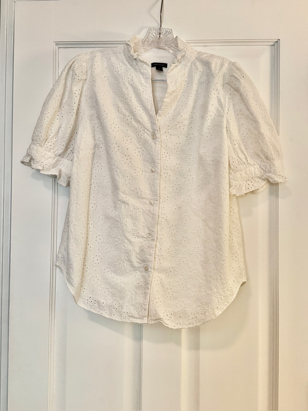 Ann Taylor White Eyelet Ruffled Collar Button-Front Blouse